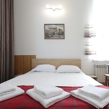 Buk Apartments On Doroshenka 29 Lviv Luaran gambar
