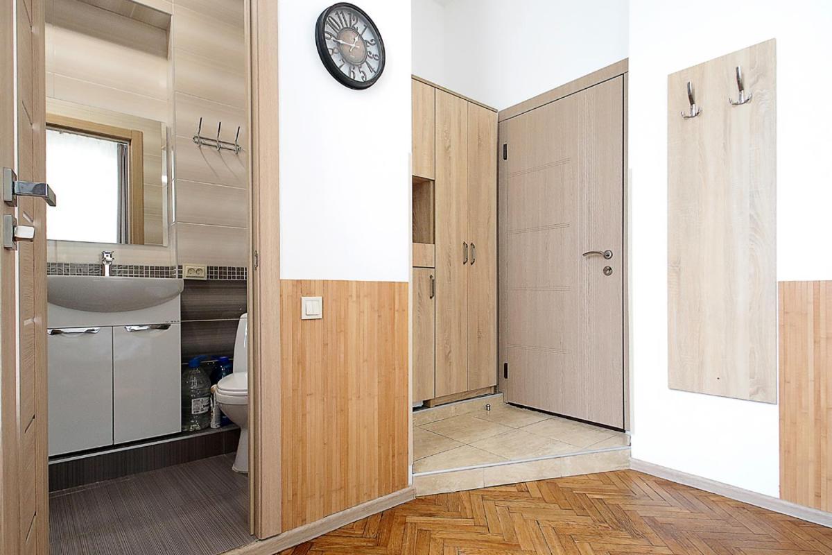 Buk Apartments On Doroshenka 29 Lviv Luaran gambar