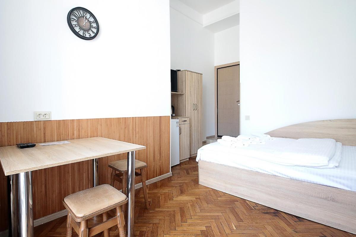 Buk Apartments On Doroshenka 29 Lviv Luaran gambar